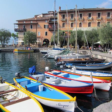 Boutique Apartment Ca Tulles Torri del Benaco Kültér fotó